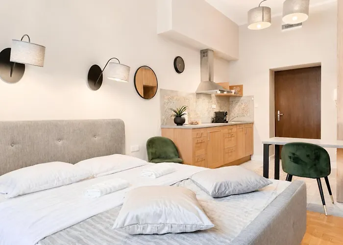 Main Square Platan Loft Collection